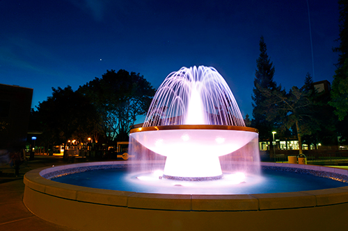 Picture of the Memorial Fountain at Night